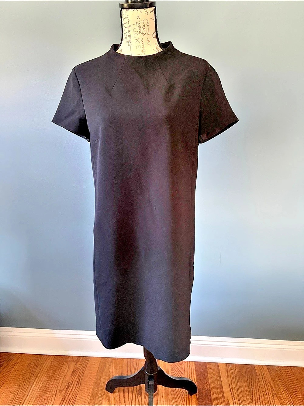 Theory Short Sleeve Mini Dress Black Size 10 Like New